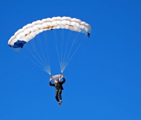 开云体育官网-保罗的棋局，当国王在新疆的疆域里淘汰了新疆队