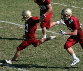 开云体育在线-当佛罗伦萨的紫色浪潮淹没法兰西，一场抢七的文化征服