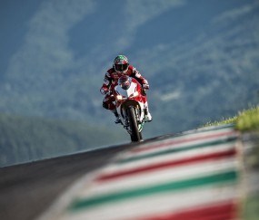 开云体育官网-当利拉德在欧冠末节接管，黄蜂的胜利写下篮球世界新注脚