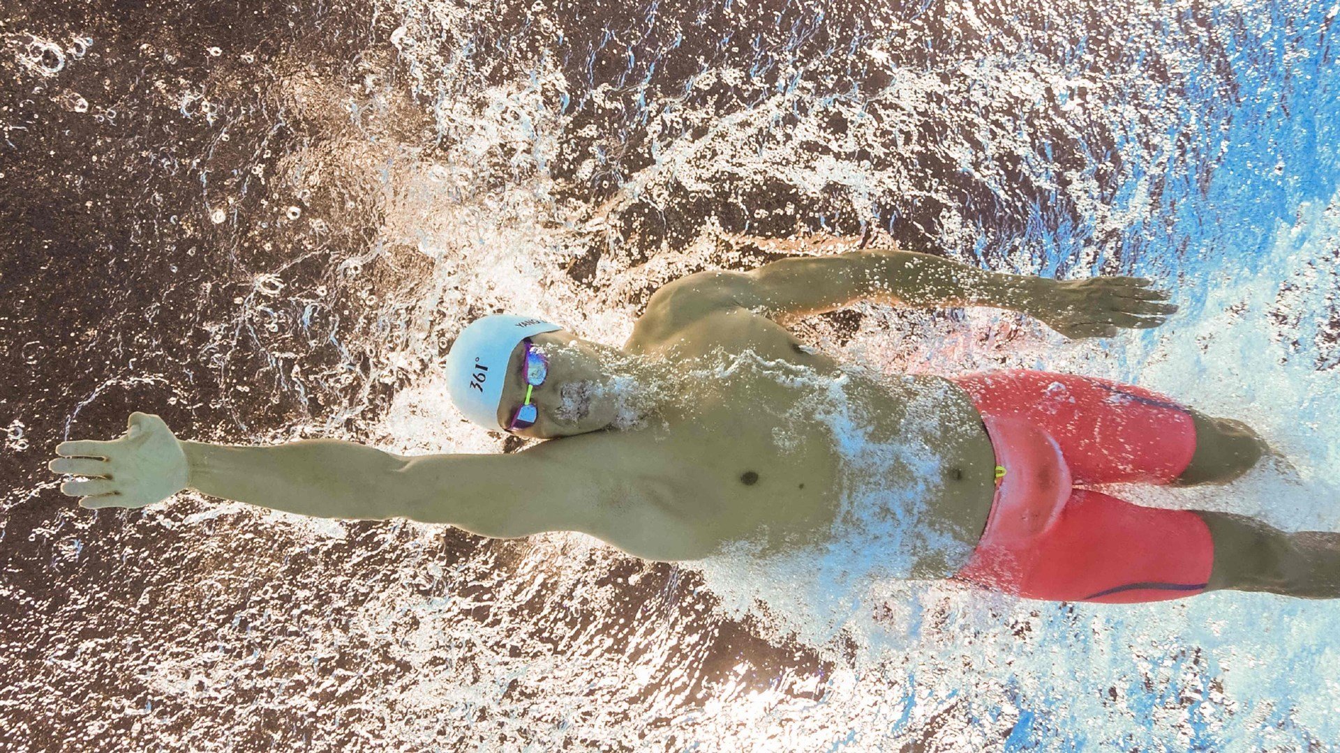 维尼修斯高能输出，英格兰降维打击哥斯达黎加背后的足球革命