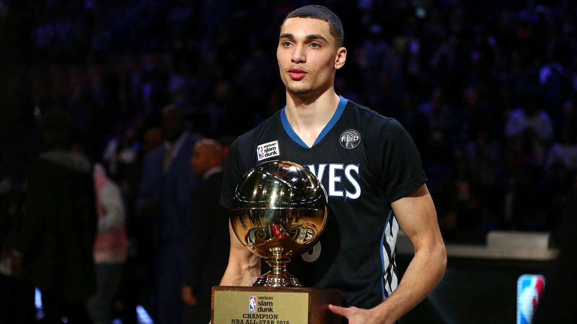 辽宁队轻取湖人，爱德华兹成为关键先生