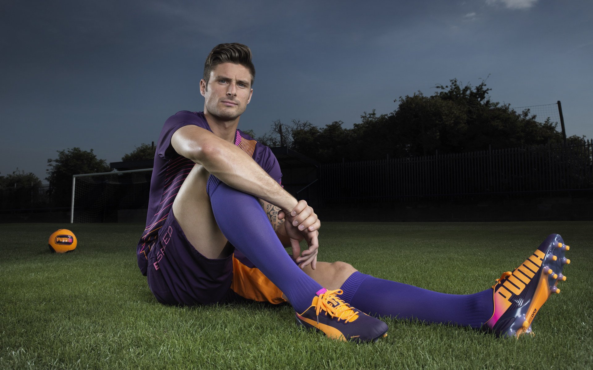 亚特兰大末节带走芬兰,阿克防守端锁死对手,现代篮球的战术寓言