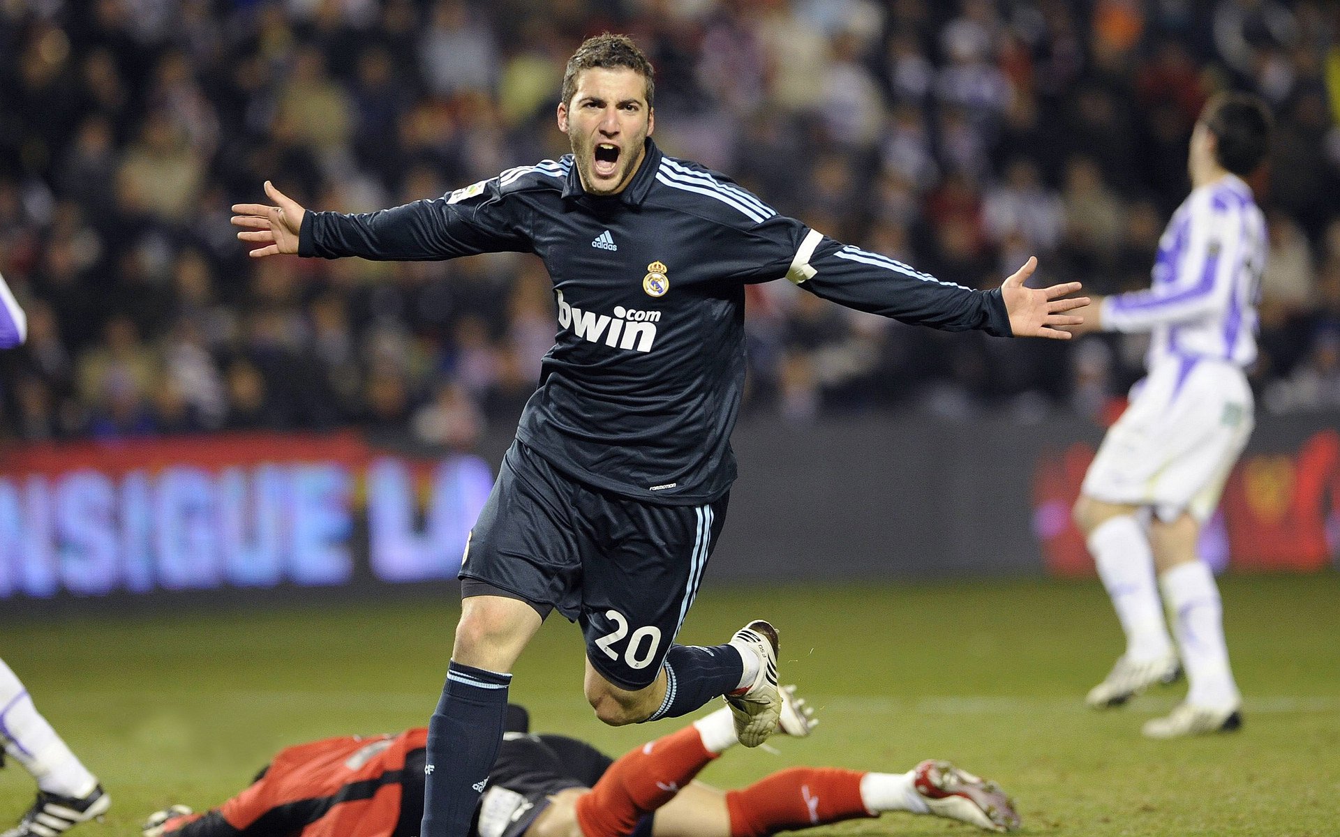 年度焦点之战之夜，杜兰特个人能力完全展现