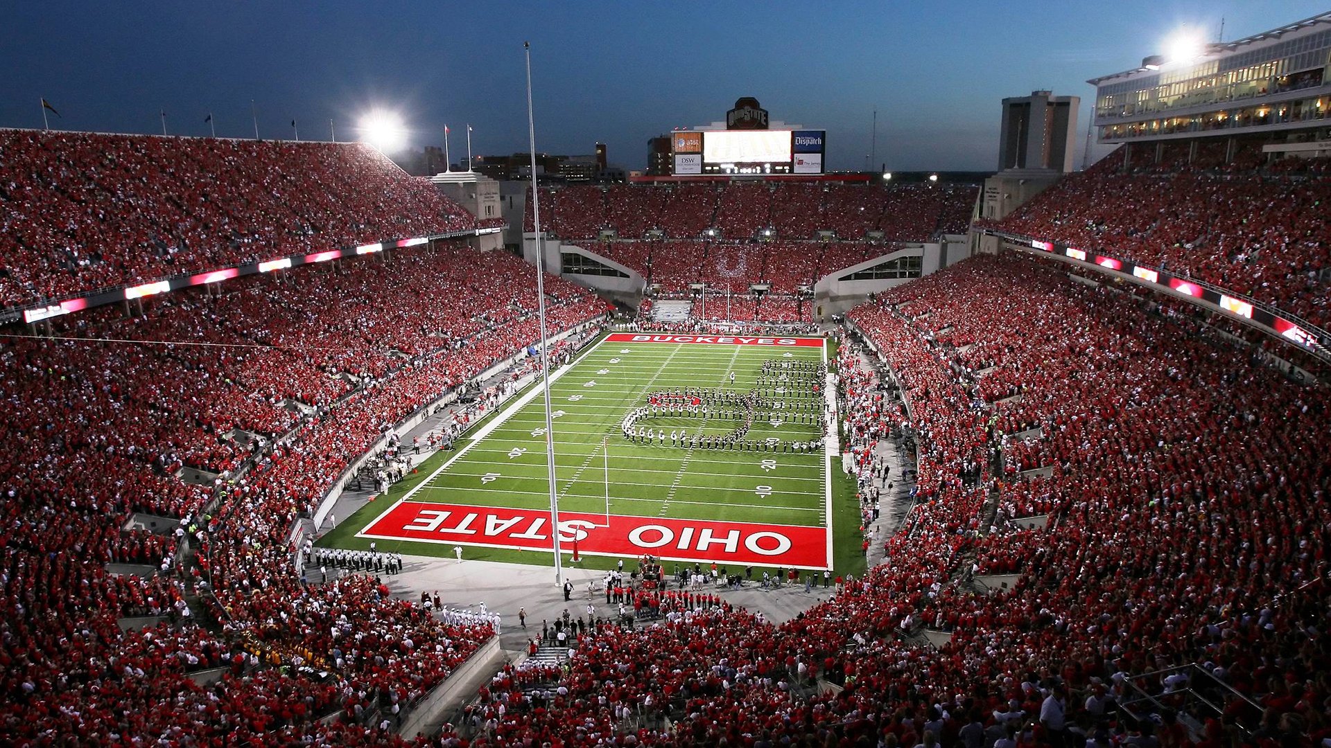 黄蜂正面击溃广厦队，锡安在美加墨世界杯接管比赛