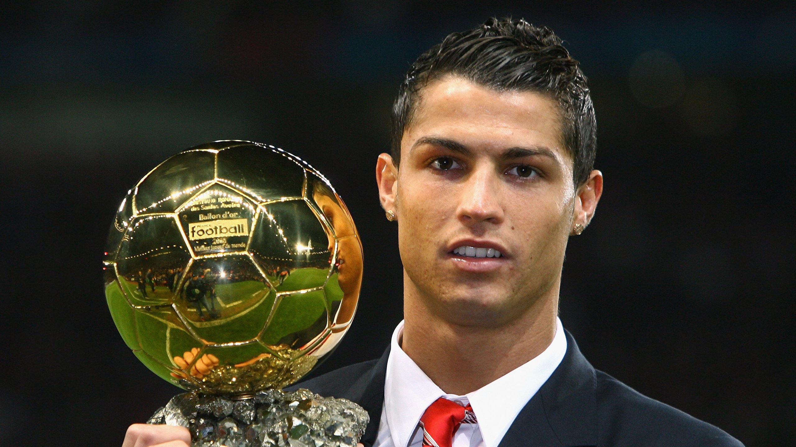 阿拉巴爆发改写剧本，利物浦险胜揭开战术革命序幕